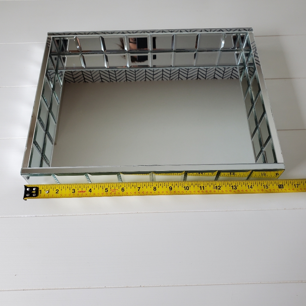 Mirrored Tray - Picture 2 of 6